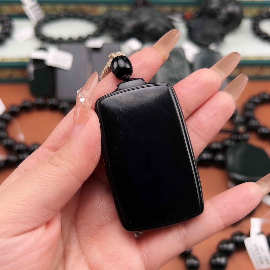 嗷***啦和田玉未镶嵌手串