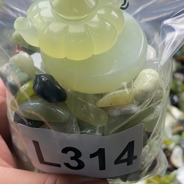 岫玉鱼缸石未镶嵌