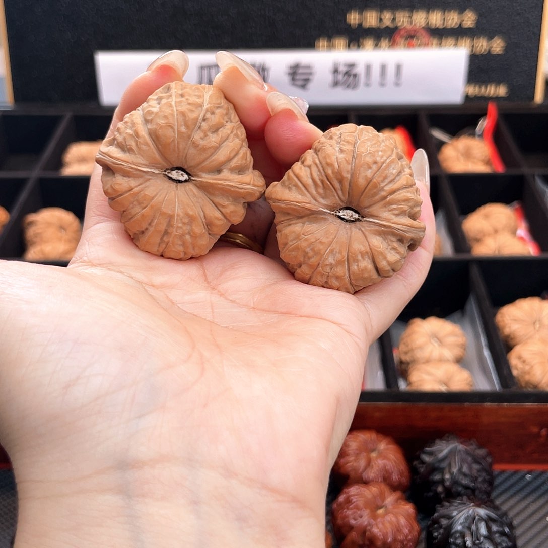 把件文玩核桃Y****?40南瓜全品一字深凹底近正40S5