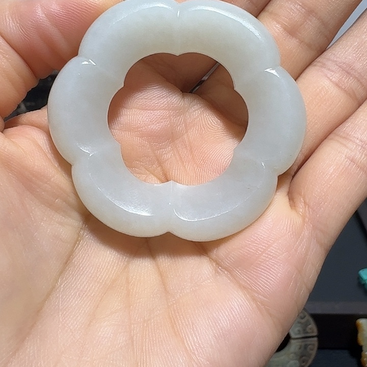 龙***痴和田玉未镶嵌颈饰