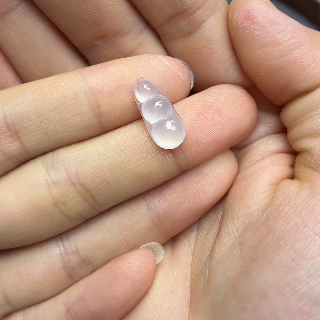 翡翠未镶嵌颈饰白冰豆