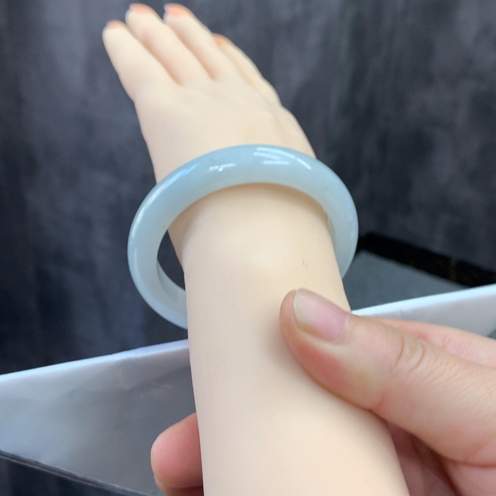 翡翠未镶嵌手镯手镯