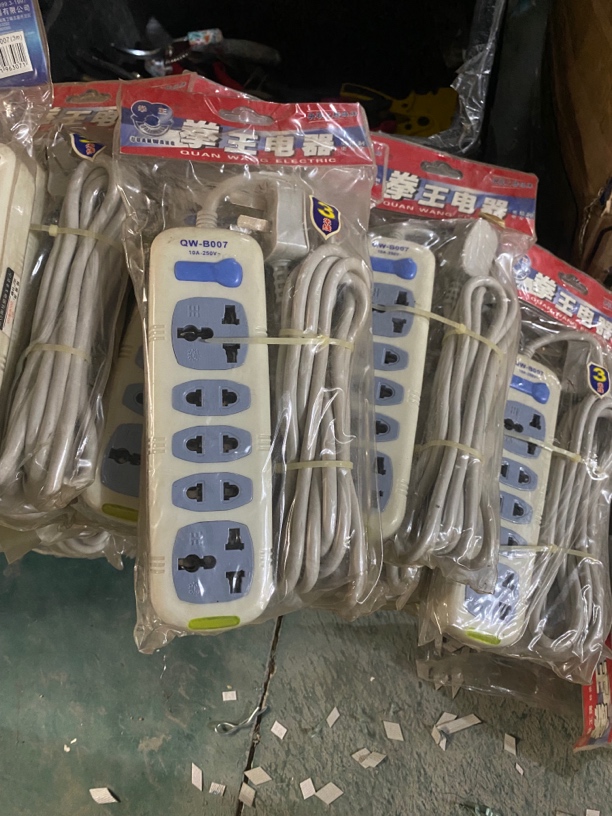 3米老库存纯铜插排一个发货，瑕疵磕碰划痕变色