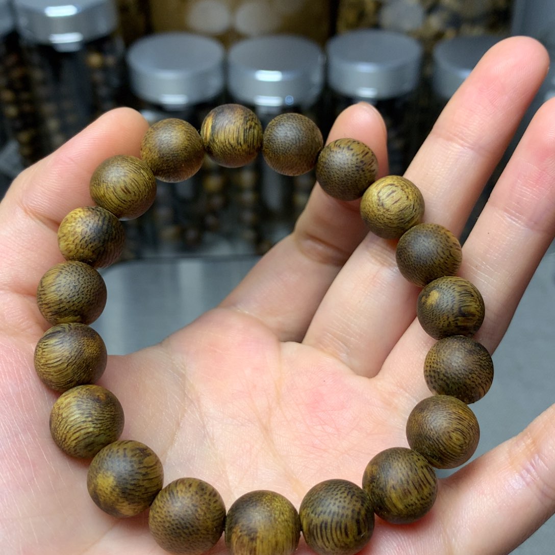 手串沉香木大*海南千里香卡11保11克+手串