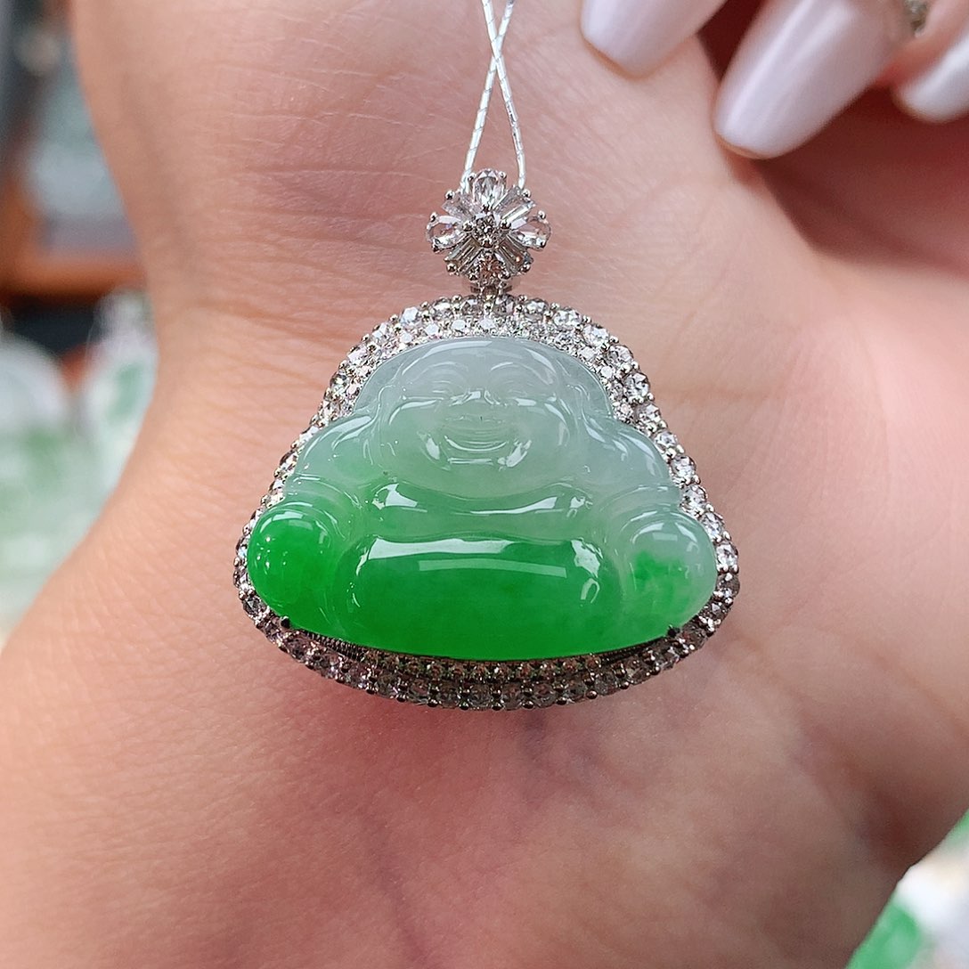 颈饰18K金镶嵌翡翠佛公