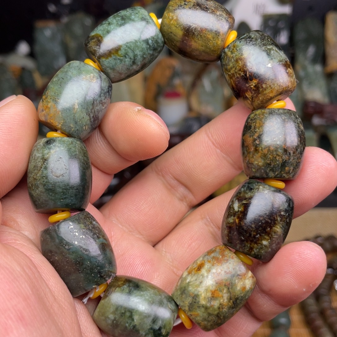 岫岩河磨玉（透闪石质玉）未镶嵌颈饰20×18