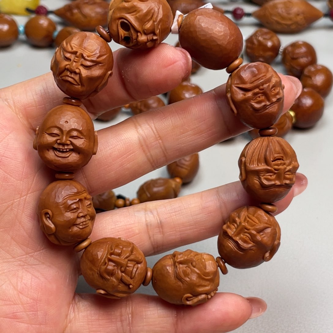 橄榄核手串橄榄核雕工艺