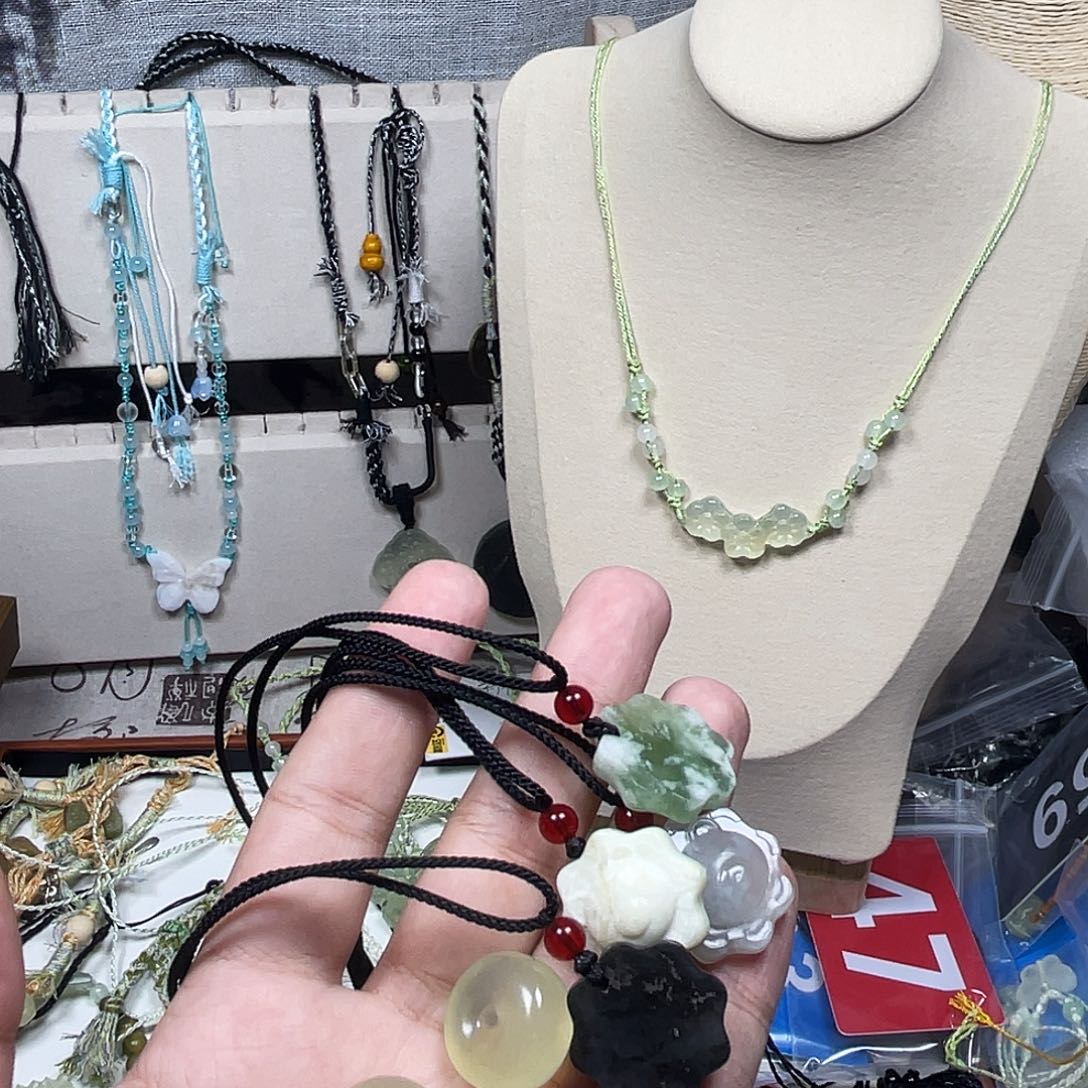 野***s蛇纹石玉合金颈饰