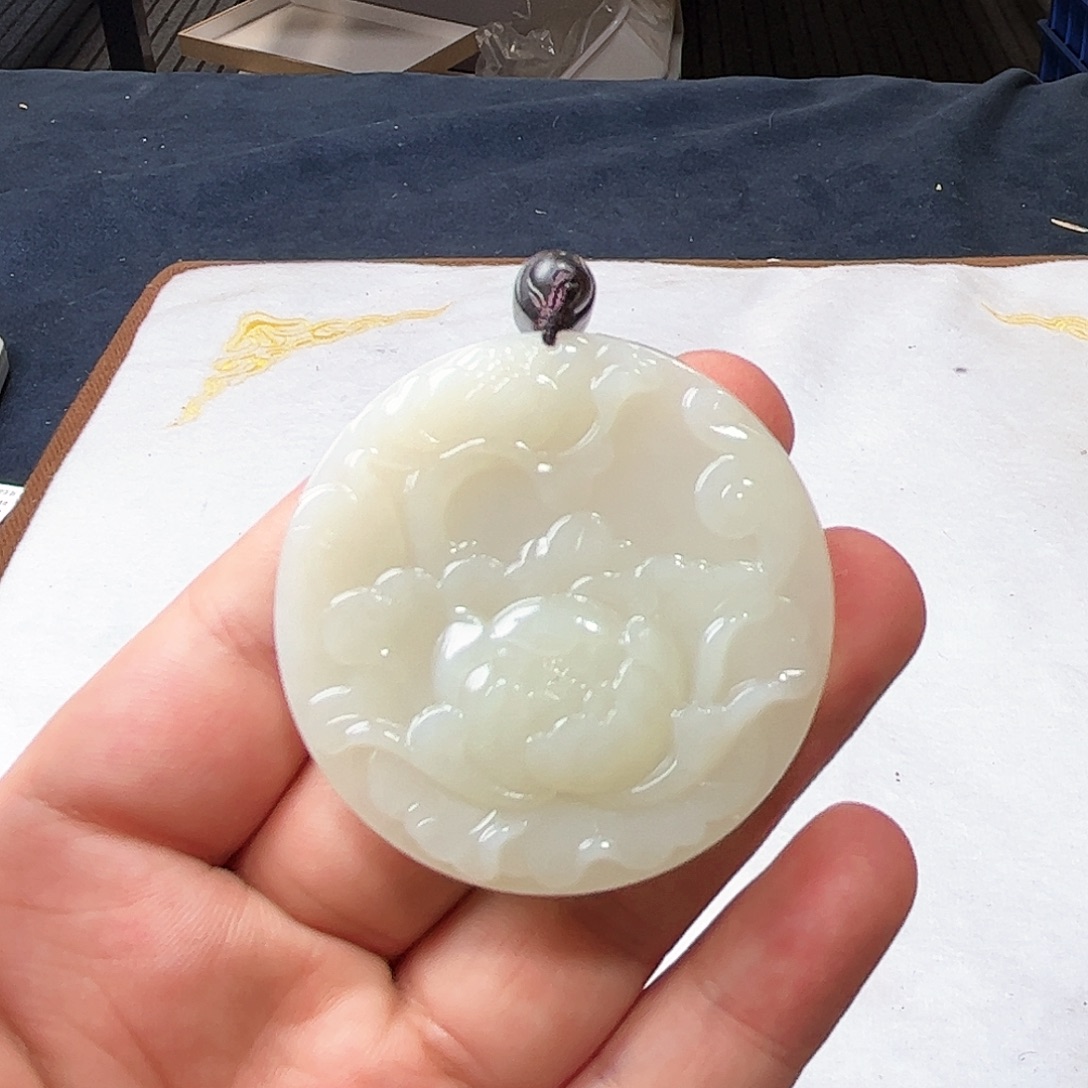 和田玉未镶嵌吊坠(不含链)3