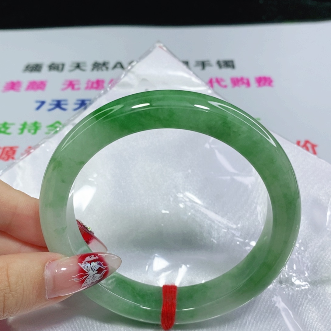 翡翠手镯未镶嵌61 61 61