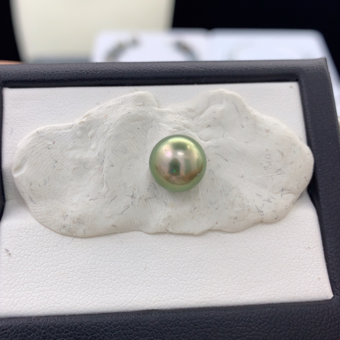 未镶嵌裸珠定制海水珍珠8.9MM牛油果绿