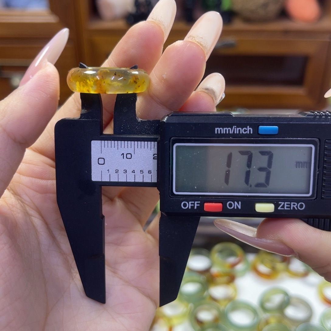 蛇纹石玉未镶嵌手镯17