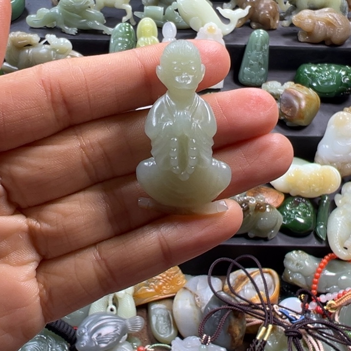 和田玉颈饰未镶嵌