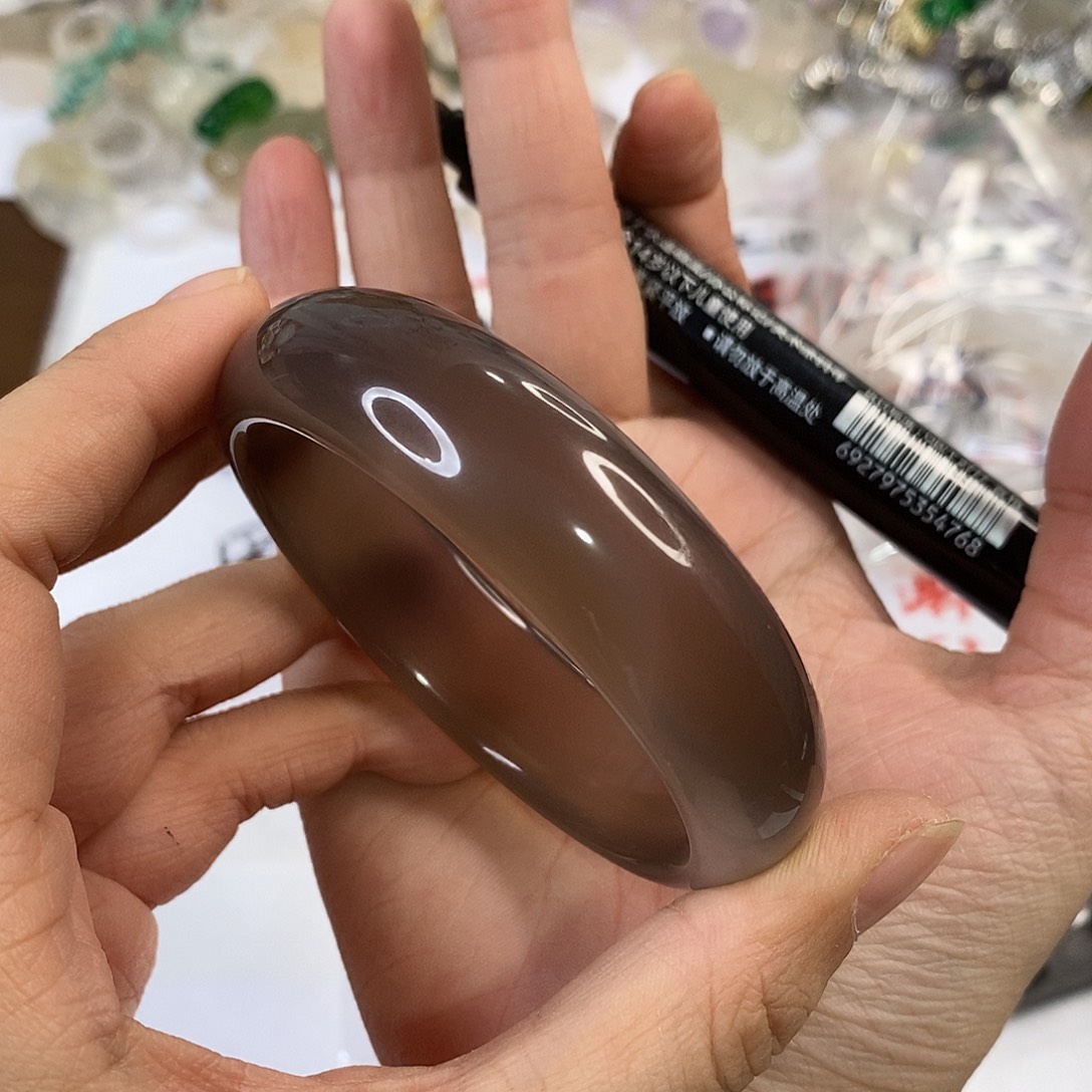 玛瑙/玉髓未镶嵌手镯A413。57.3圈