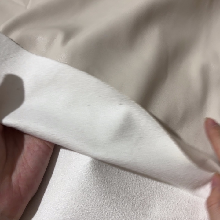 混纺燕麦色高货麂皮1米。 