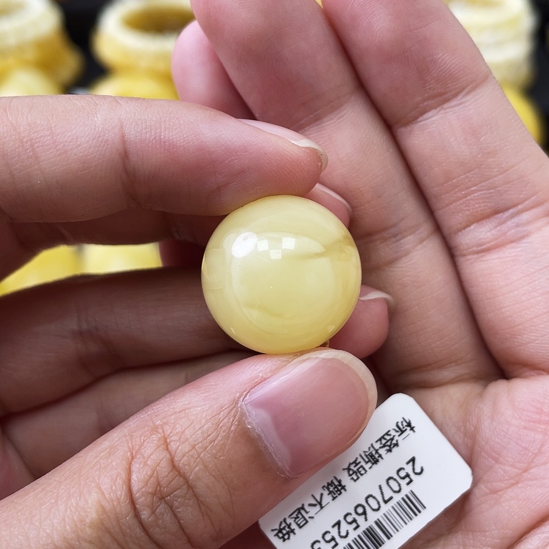 琥珀未镶嵌珠宝奇石19.2mm微瑕妖白花