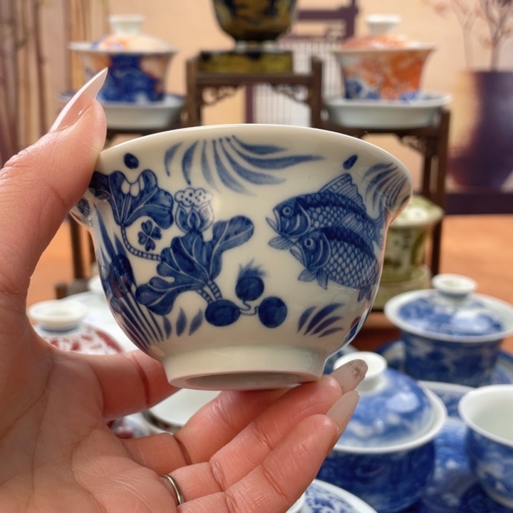 摆件陶青花鱼藻纹压手杯