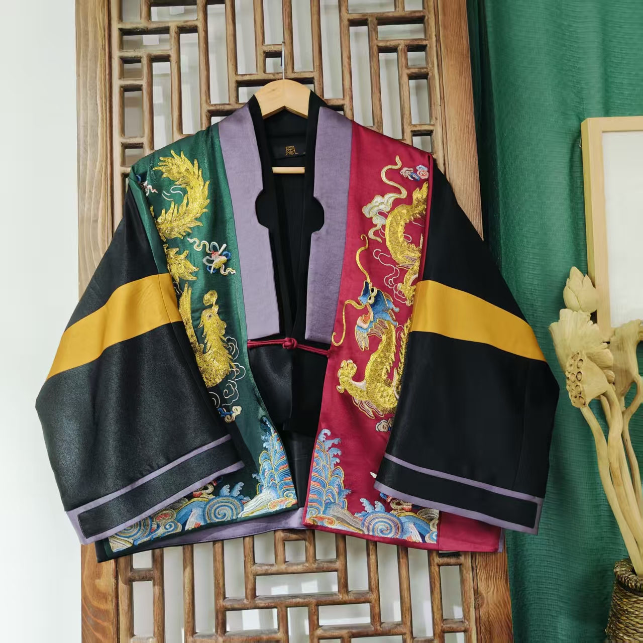 ( LS590-13) 凤徕兮定制红绿黑拼色盘金龙凤刺绣对襟一粒扣短开衫