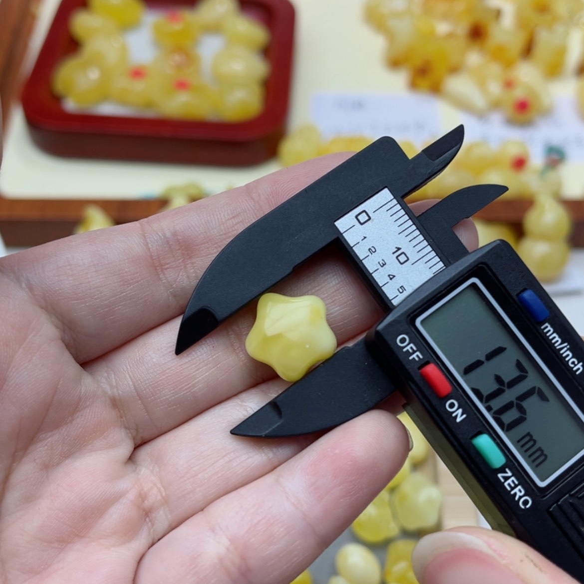 【闪购商品】蜜蜡裸石未镶嵌配饰