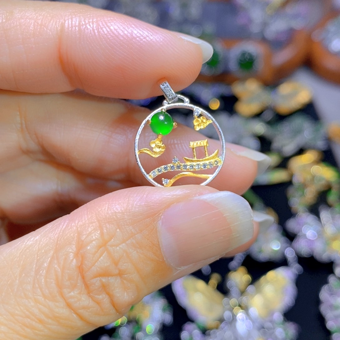 翡翠颈饰银S925镶嵌天然翡翠