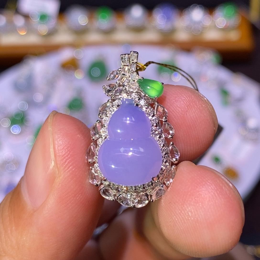 【闪购商品】颈饰18K金镶嵌翡翠