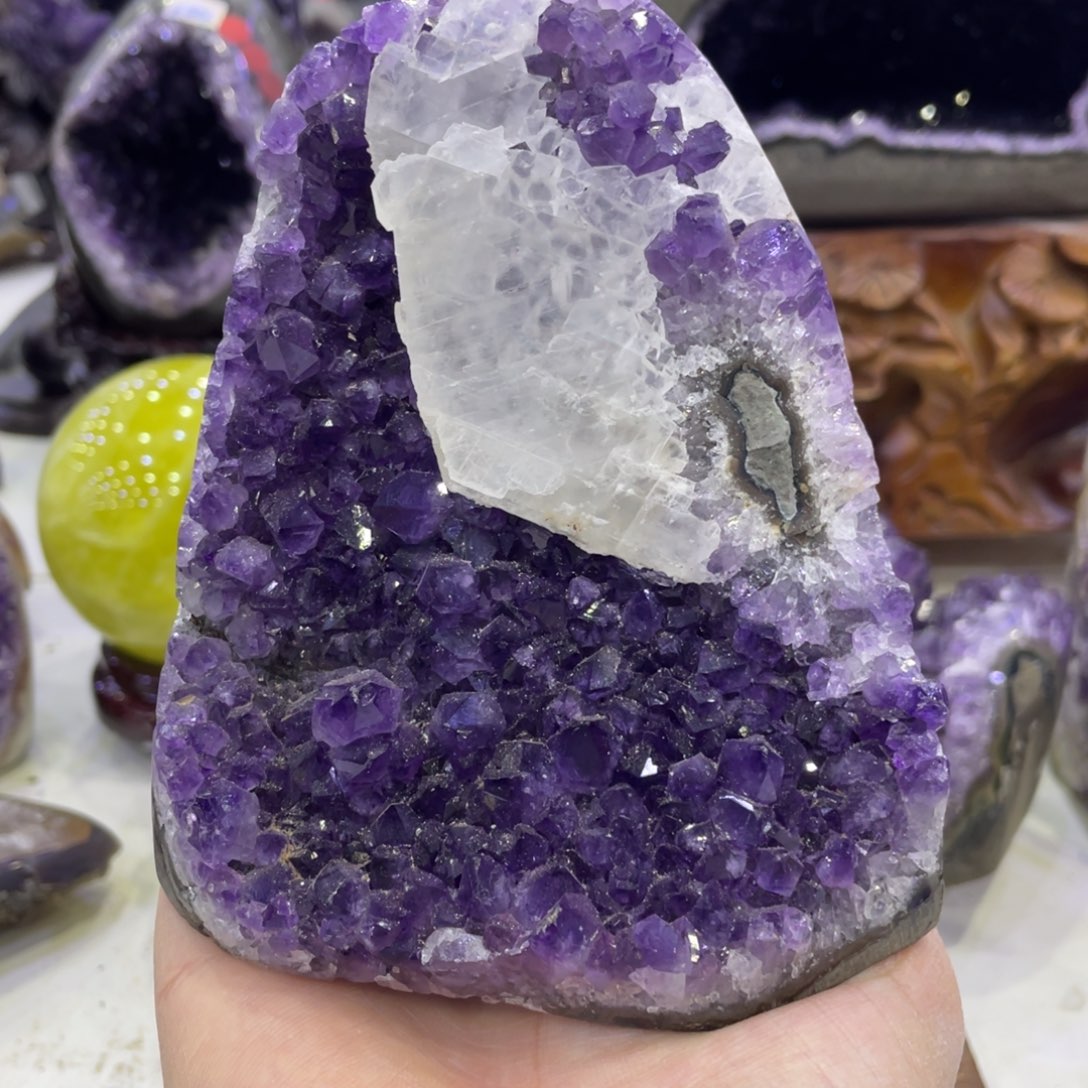 未镶嵌水晶珠宝半成品
