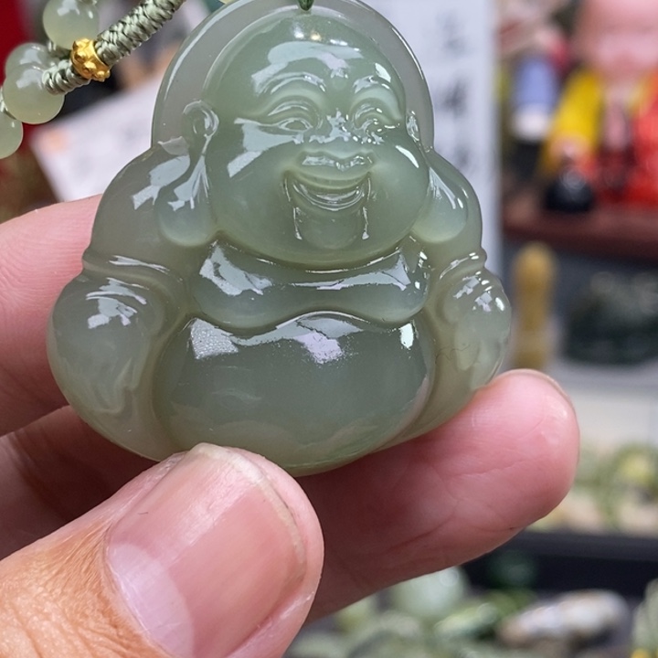 胖***冬和田玉未镶嵌颈饰