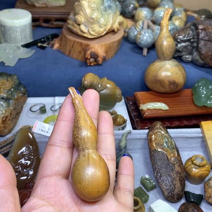 岫岩河磨玉（透闪石质玉）把件未镶嵌