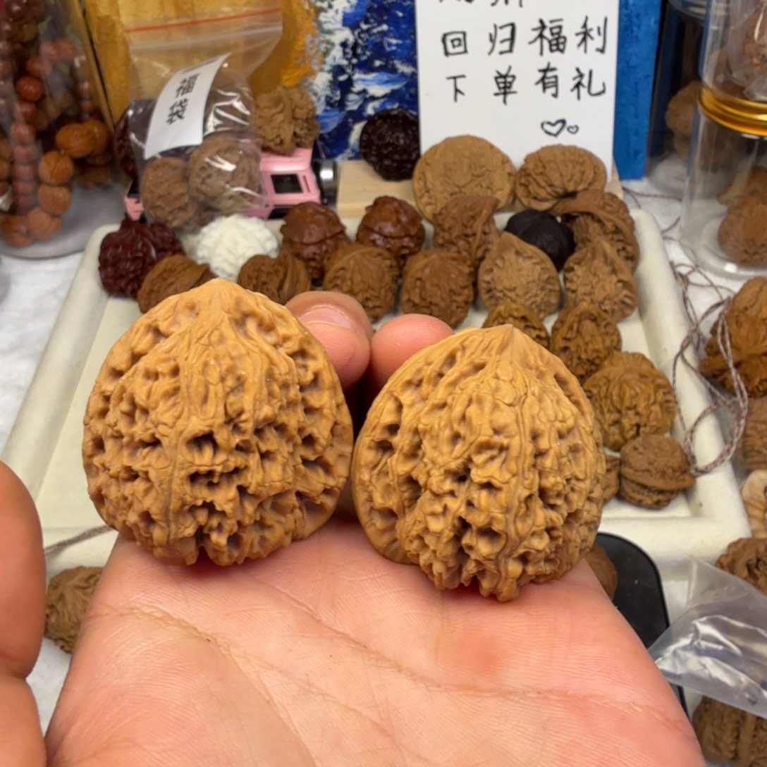 @***凯文玩核桃吊坠。。。。。。。