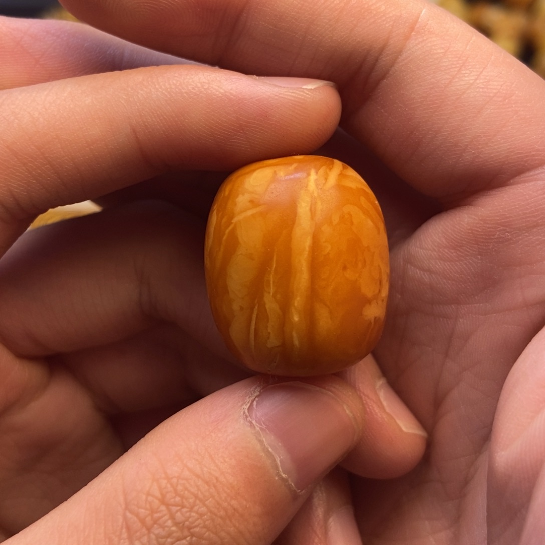 蜜蜡未镶嵌珠宝奇石