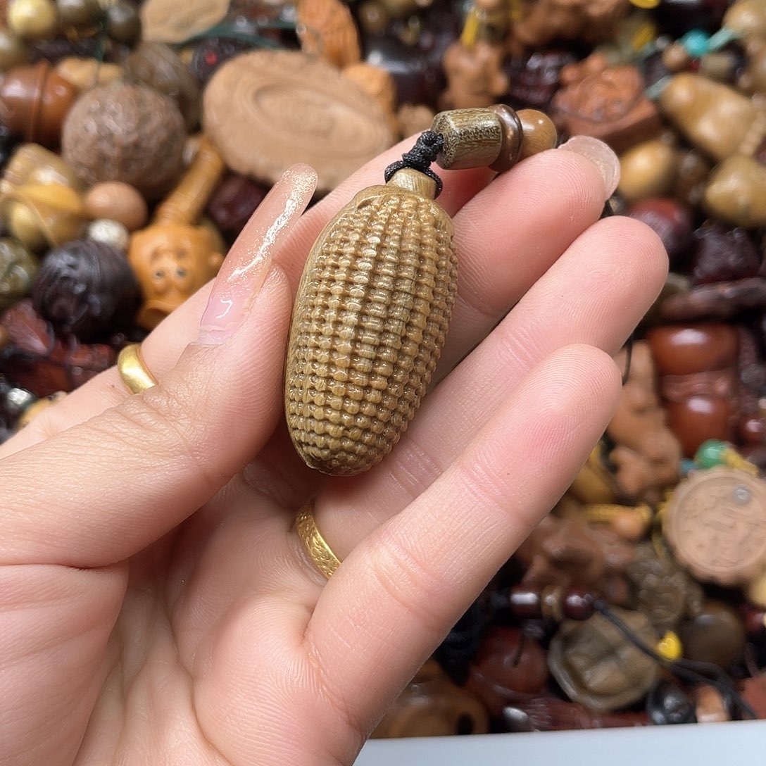 维腊木（绿檀）无事牌