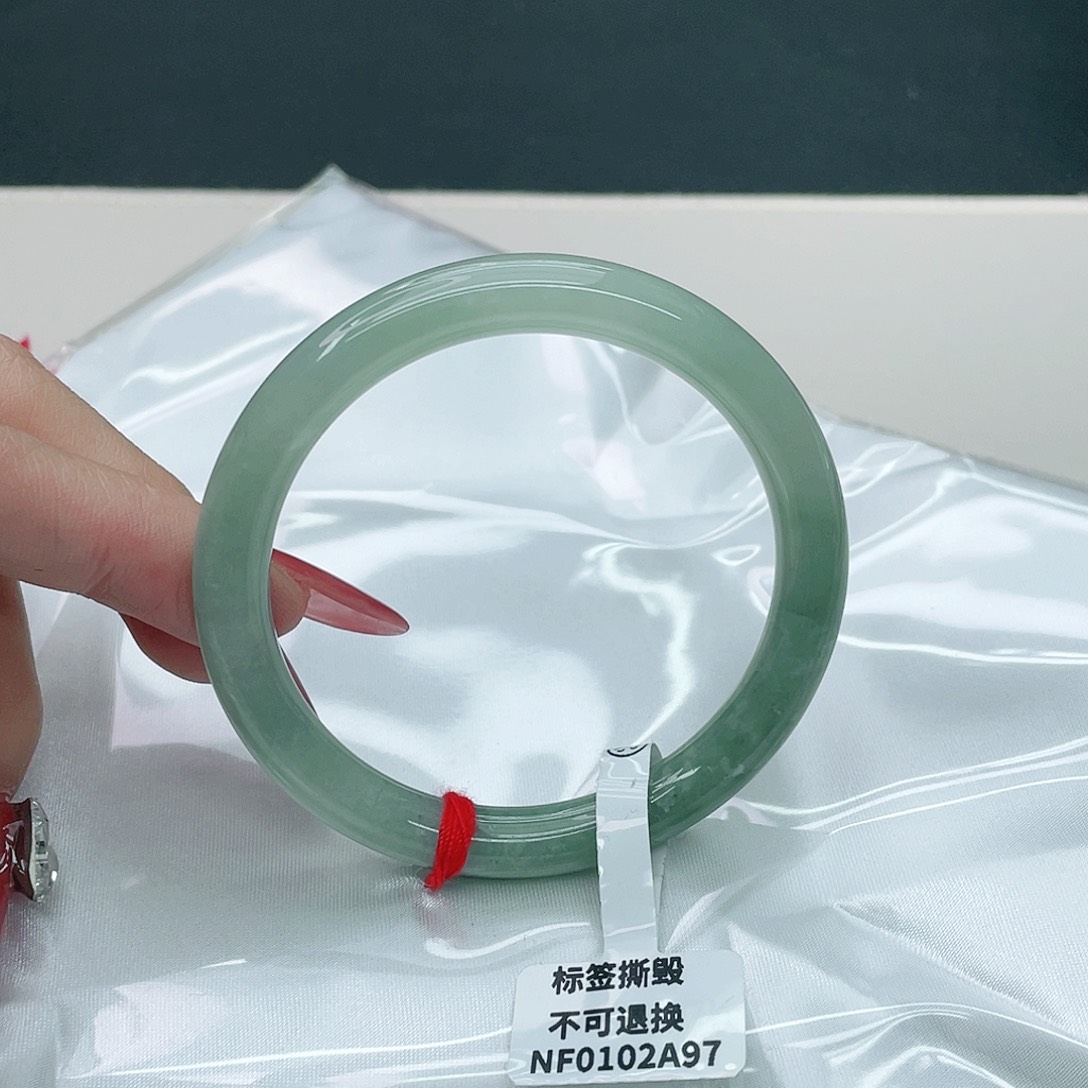 翡翠手镯未镶嵌圆56