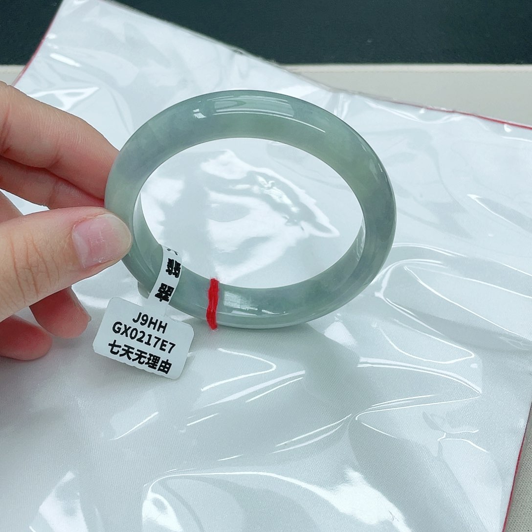 翡翠未镶嵌手镯正57