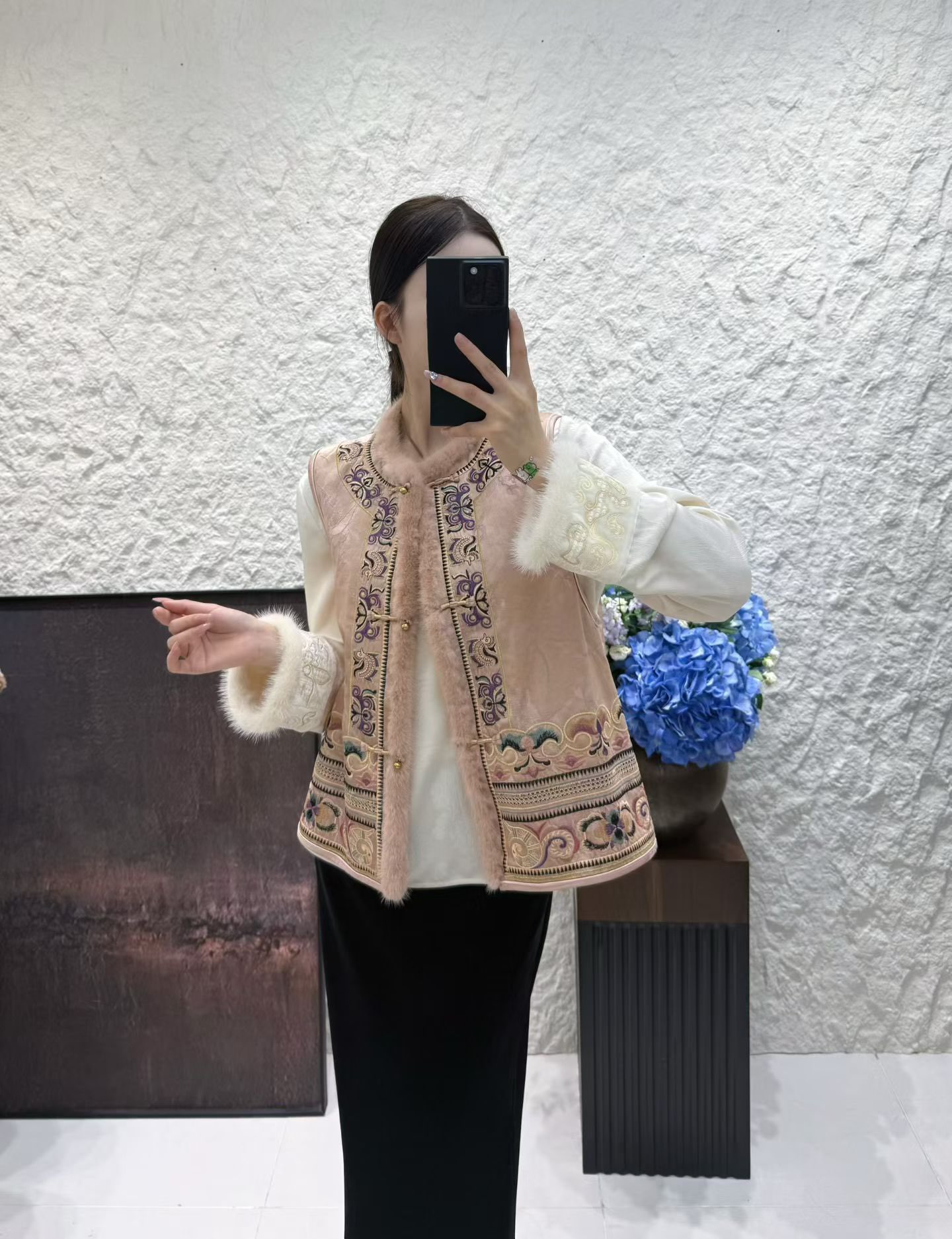 【粉雾缠枝】新中式刺绣马甲时尚复古拼水貂毛