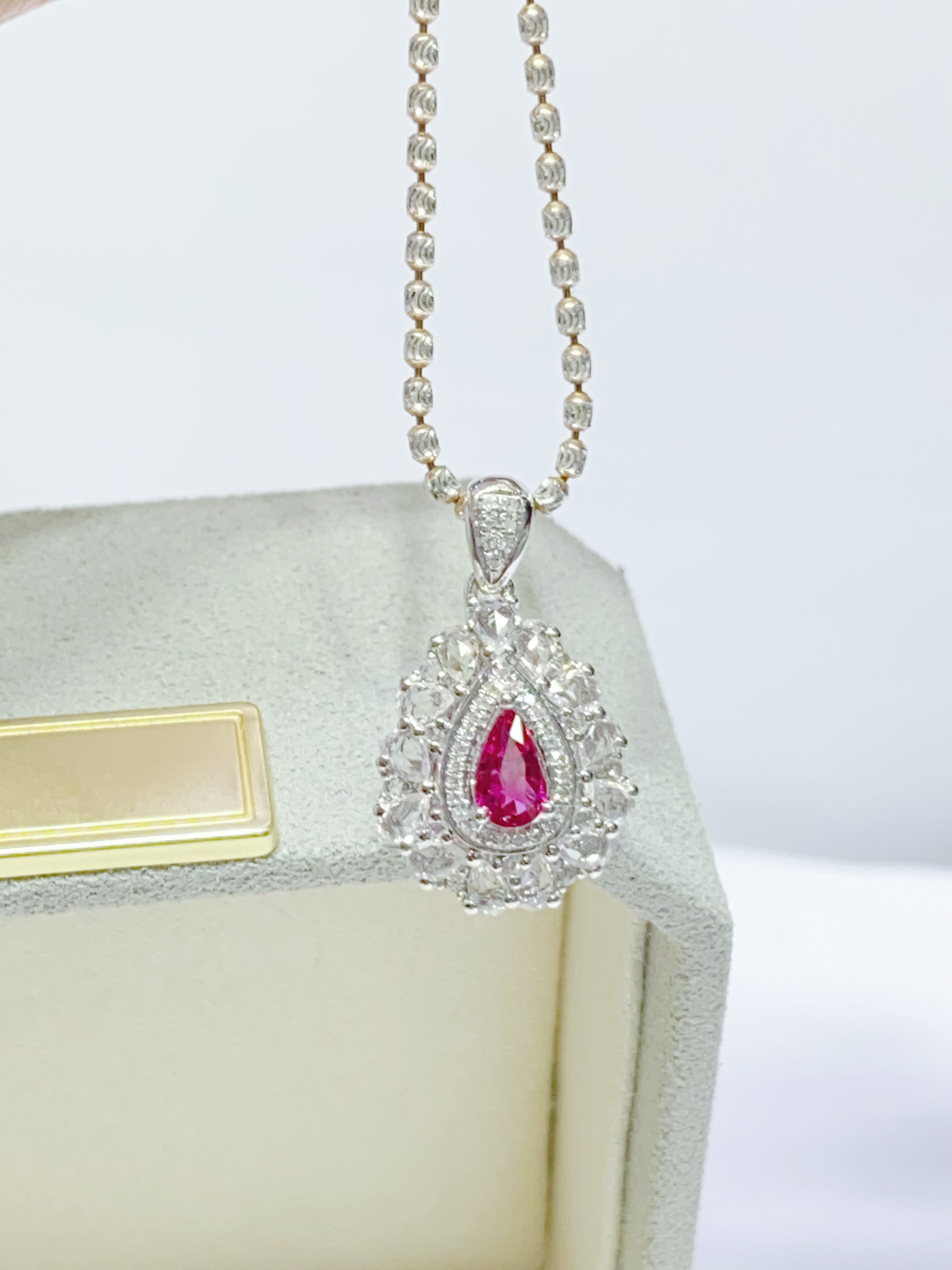 18K金镶嵌天然无烧红宝石吊坠（不含链） 多样性发其一 约0.45ct