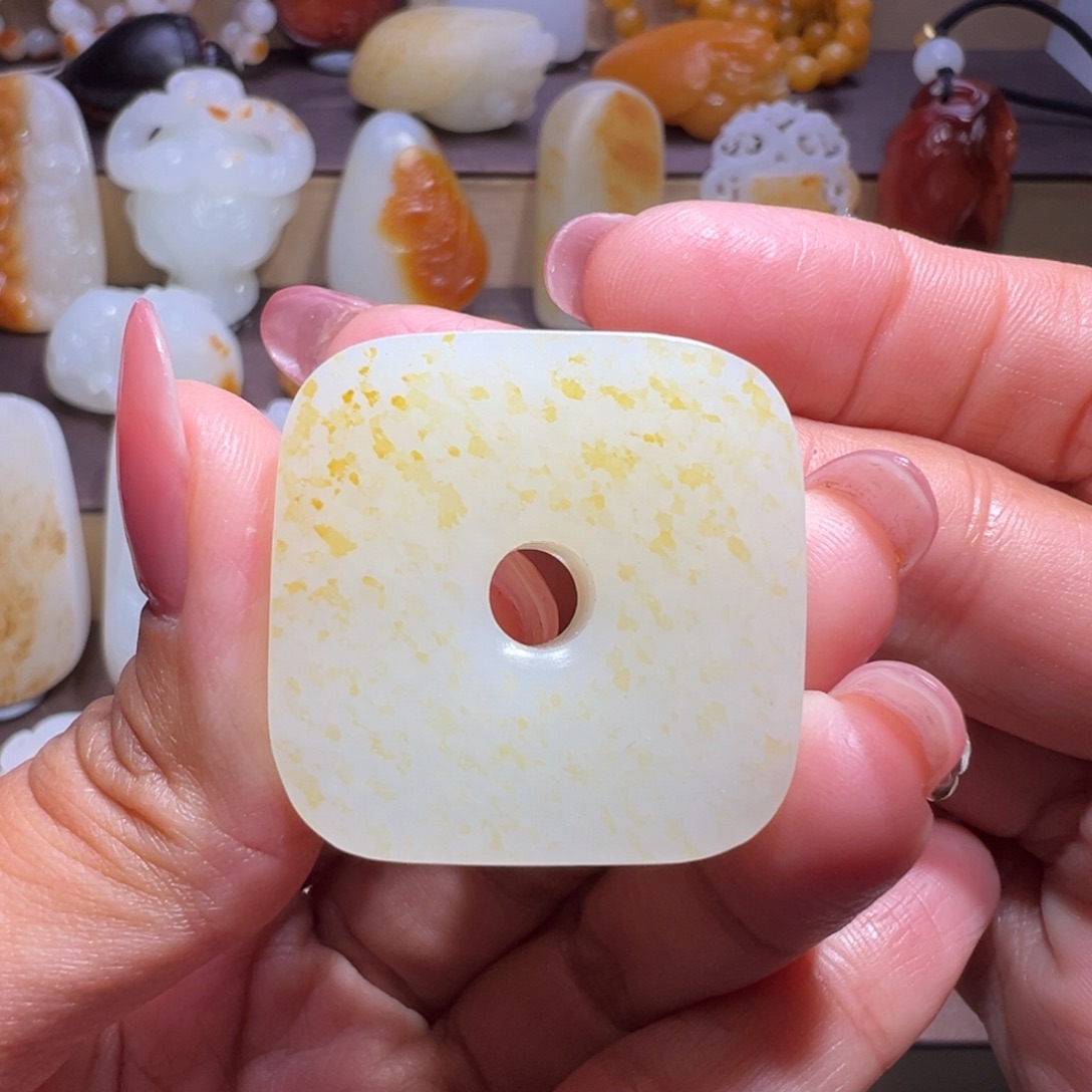 和田玉挂件未镶嵌