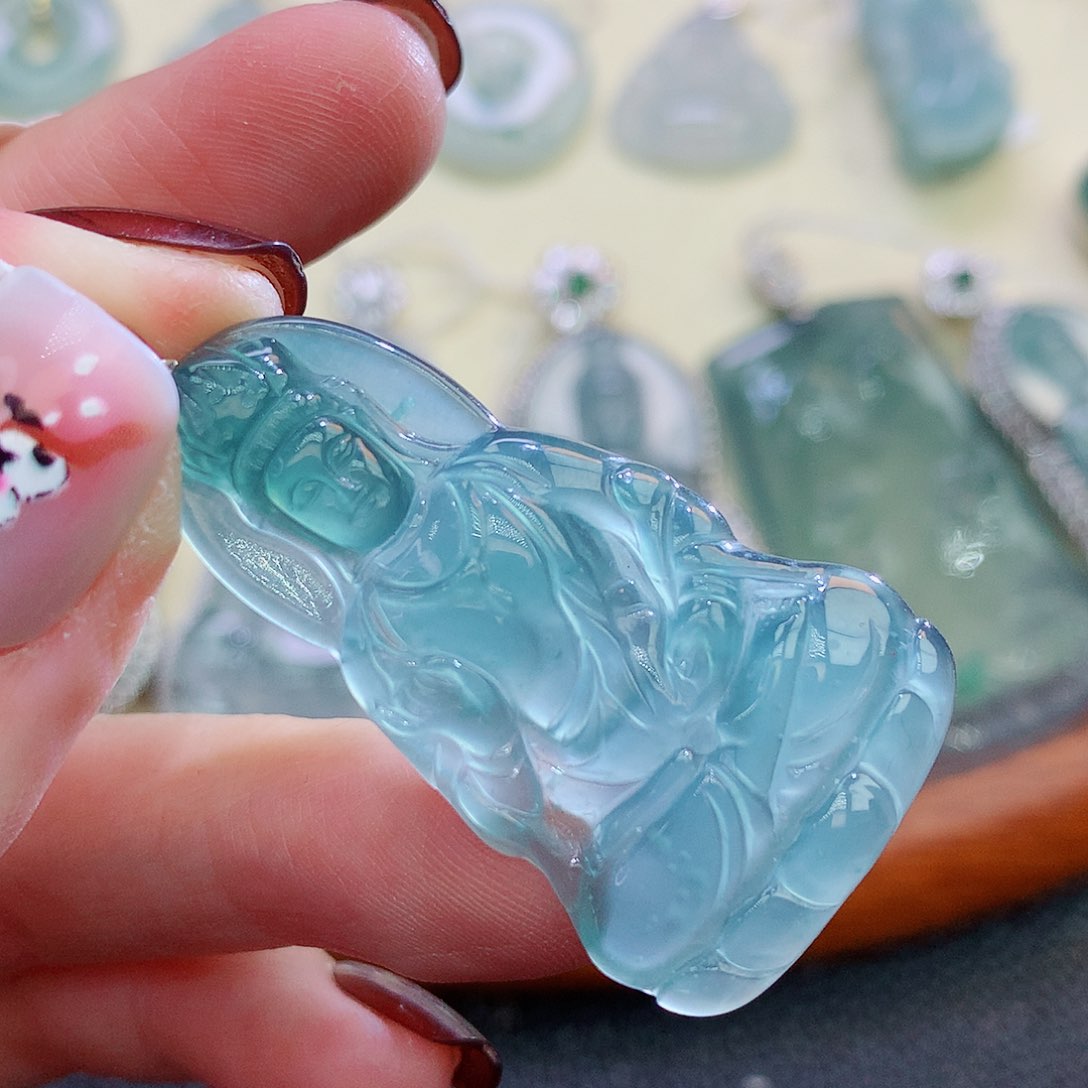 翡翠颈饰18K金镶嵌翡翠