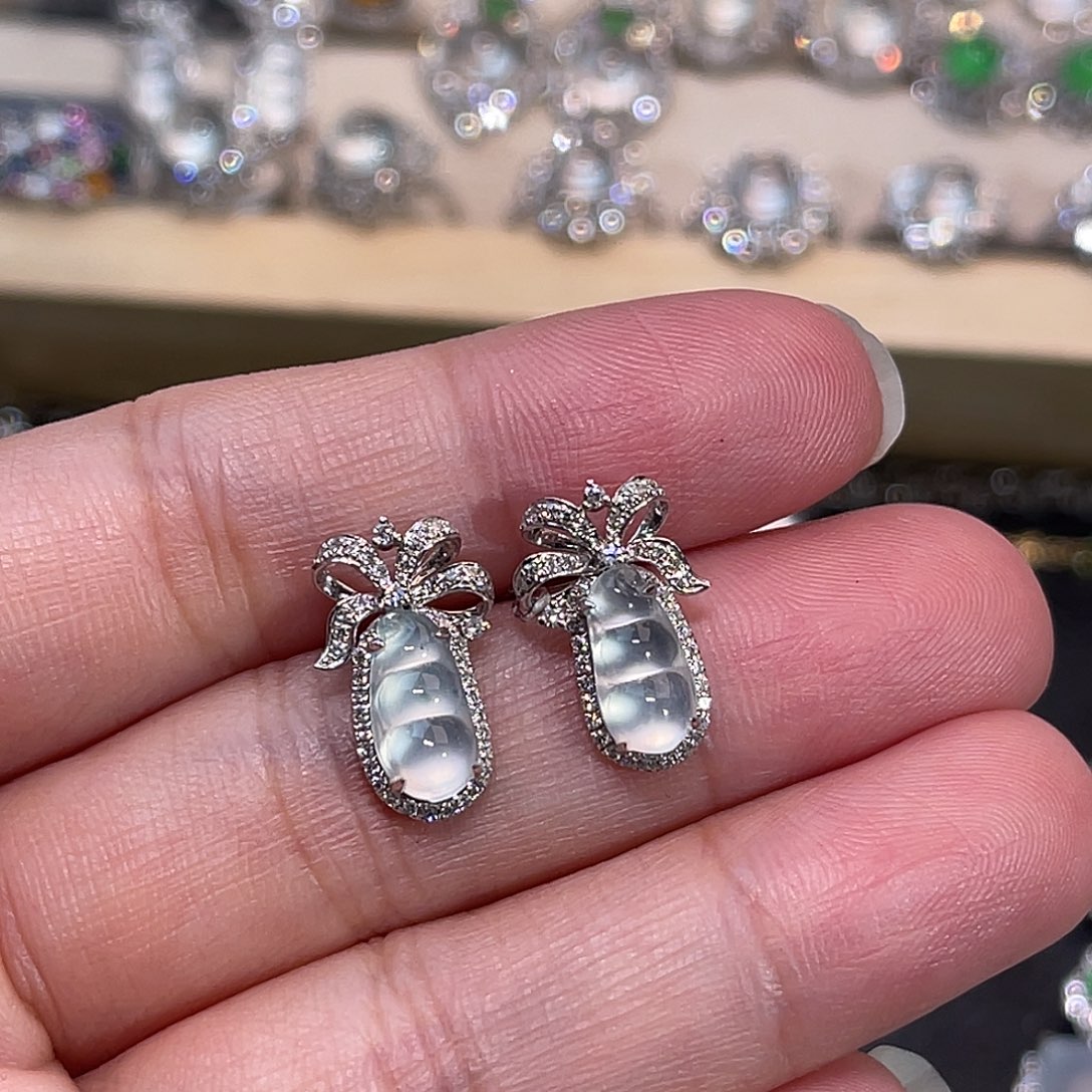 翡翠18K金镶嵌耳饰玻璃种福豆