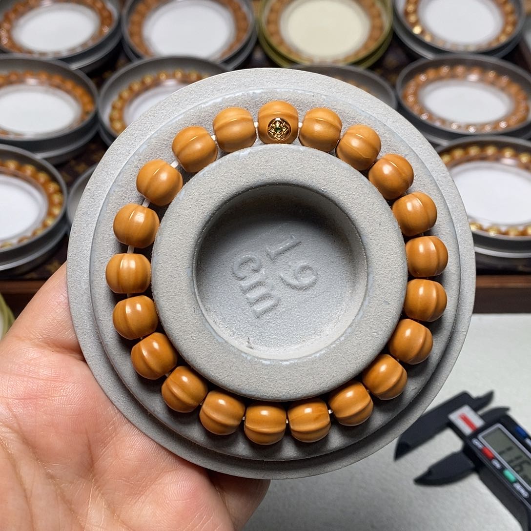 猴头核桃手串5号金标小鲨鱼鳍11左右