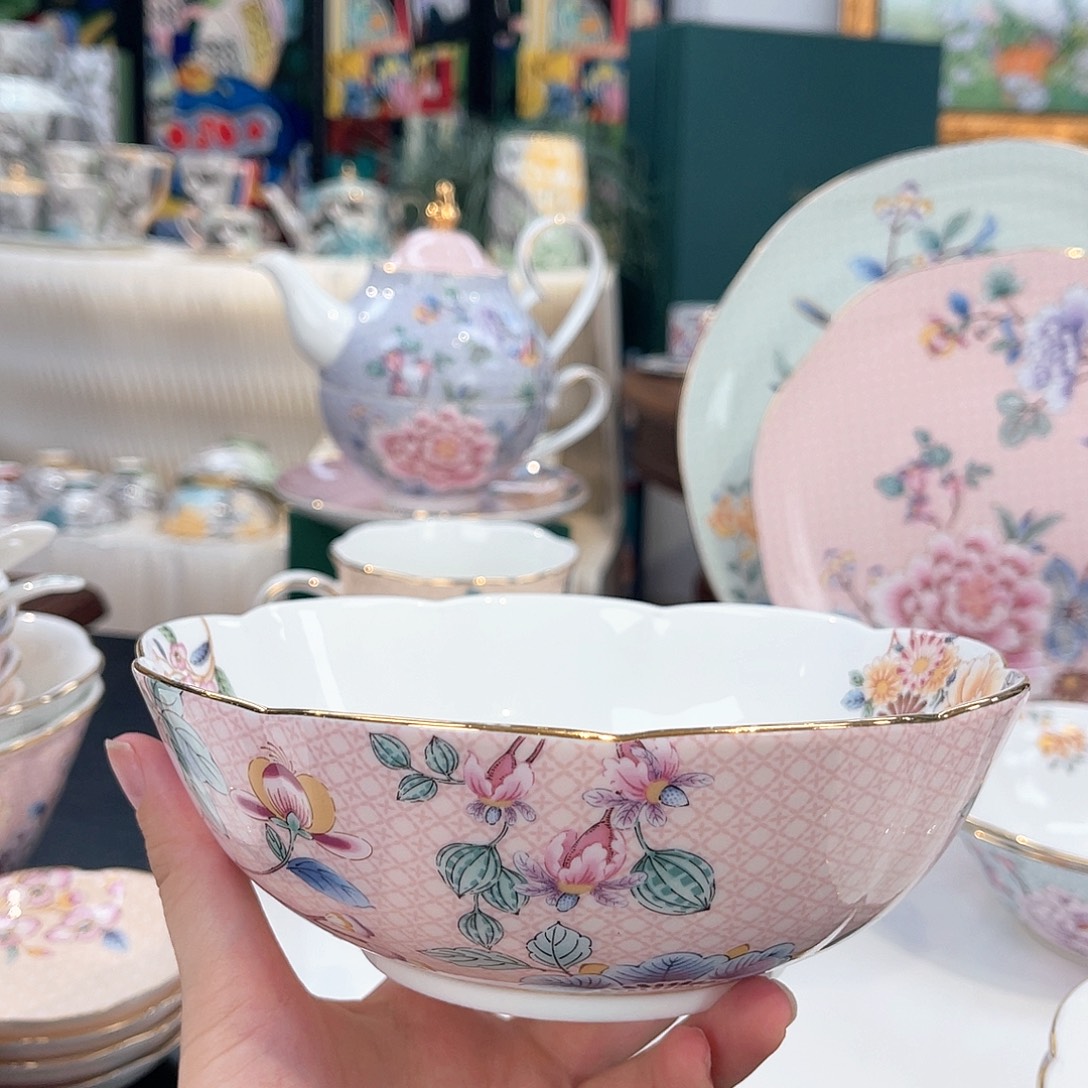 骨瓷梅花碗———————