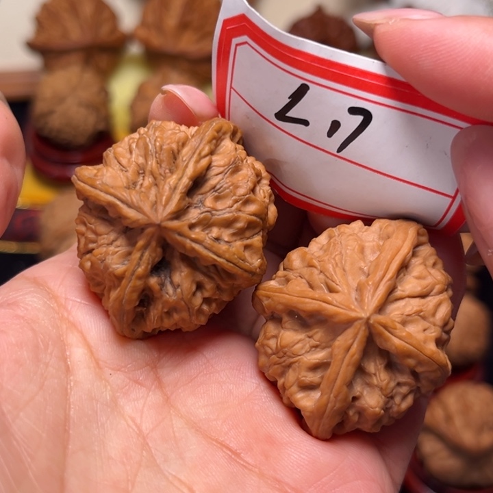 吊坠文玩核桃40尺全品玉玺正四棱17