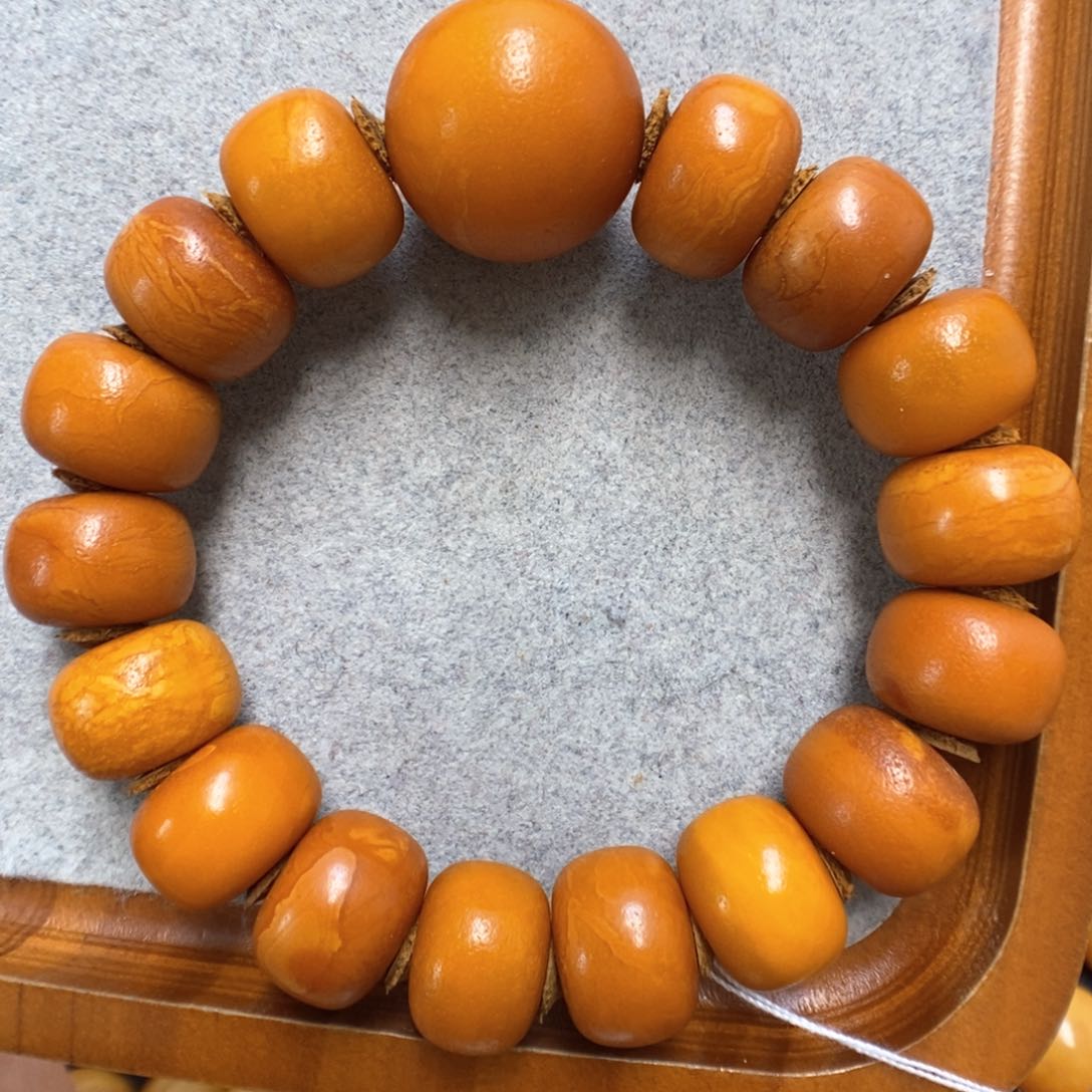 蜜蜡手串未镶嵌↑****↑蜜蜡手串