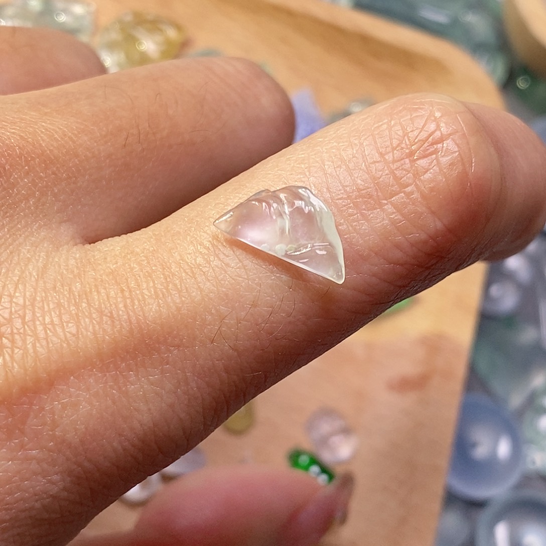 翡翠颈饰未镶嵌翡翠