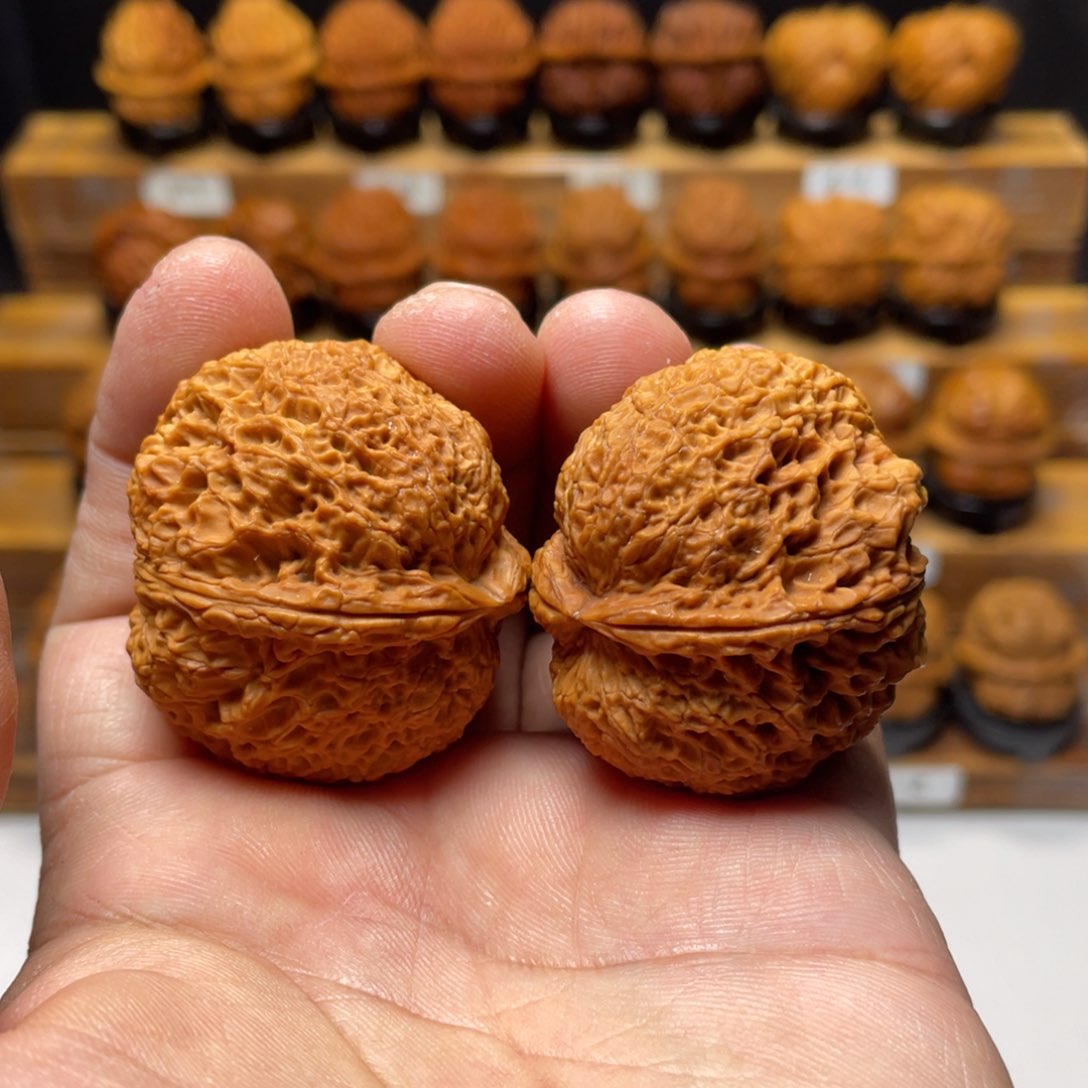 文玩核桃吊坠金蟾铁狮子