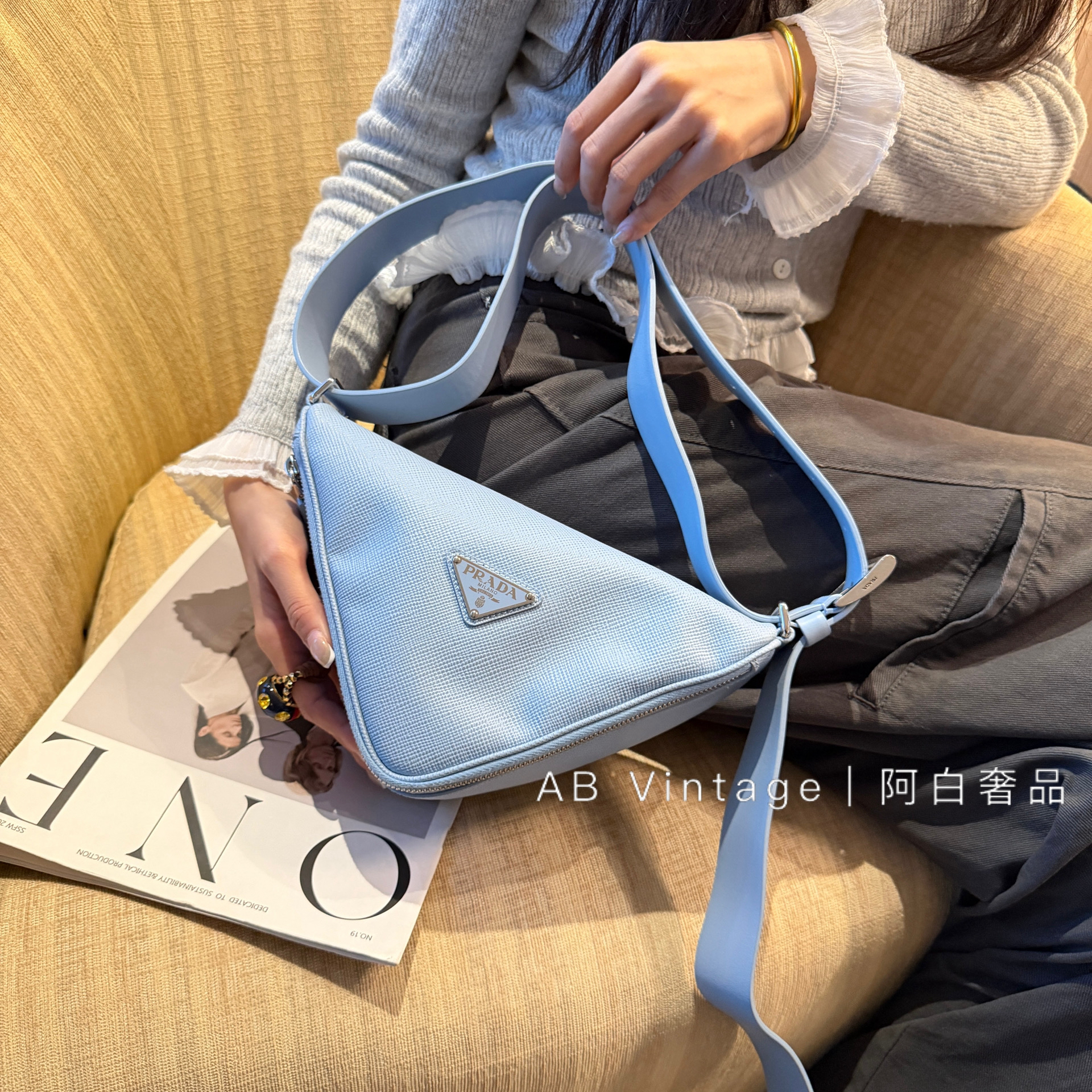 95新 Prada/普拉达 阿白奢品/Prada 三角单肩包