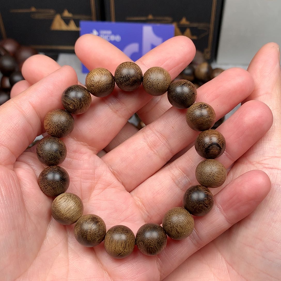 沉香手串淡*越南芽庄白棋楠玉化留疤