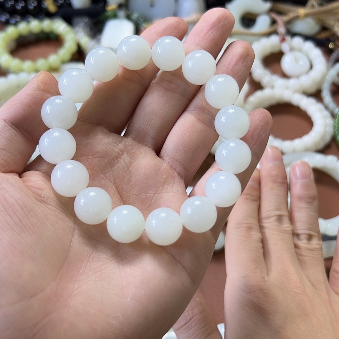 R***9和田玉未镶嵌手串