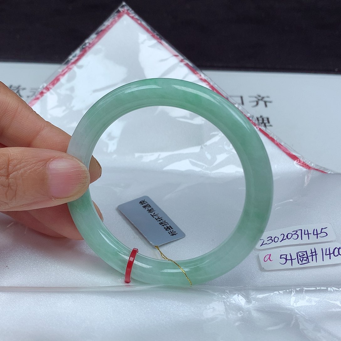 翡翠手镯未镶嵌54圈7445