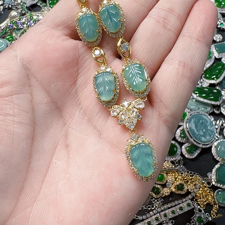 翡翠颈饰未镶嵌天然A货翡翠放漏