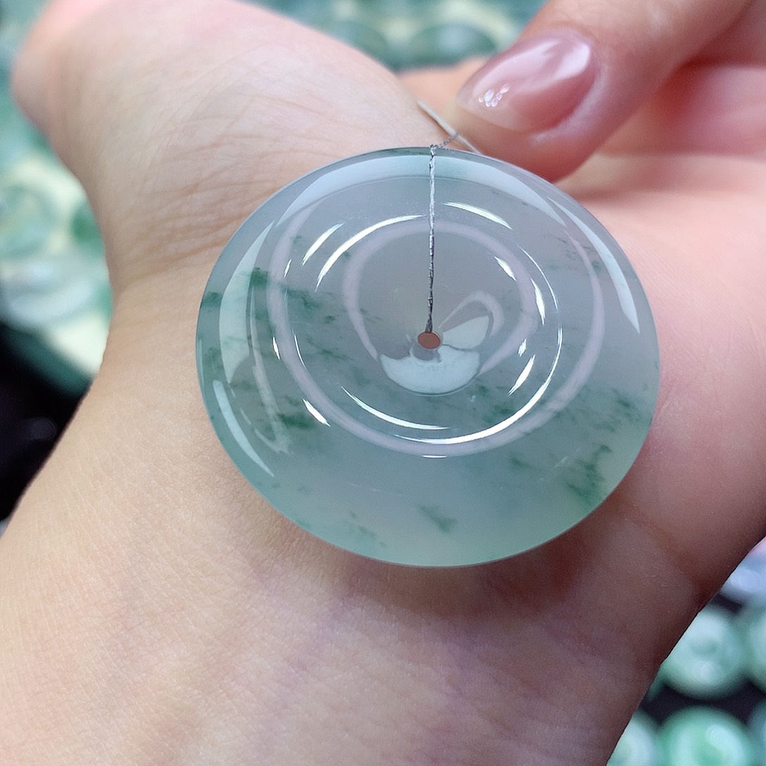 翡翠颈饰未镶嵌吊坠26。尺寸31.6-6